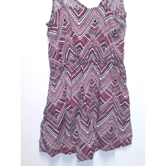 Womens Romper Sz 8 pink black white geometric print The Divided by H&M viscose - Picture 5 of 8